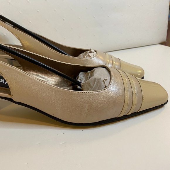 💵 PRICE DROP!!!! 💵 Vaneli Cream Slingback Heels Size 9 1/2 Wide - Picture 7 of 10